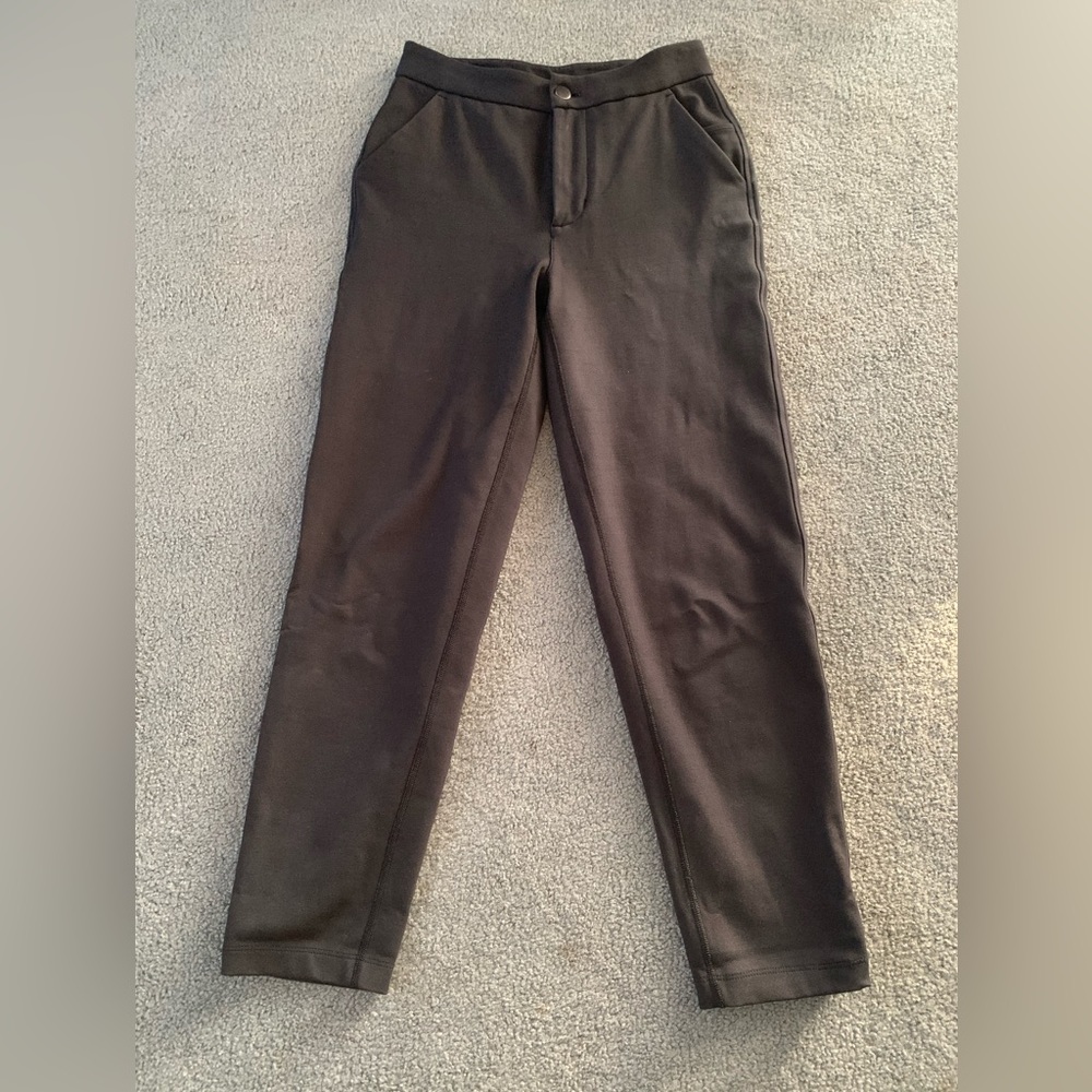 NWOT Black Lululemon City Trek Pant (Size 2)